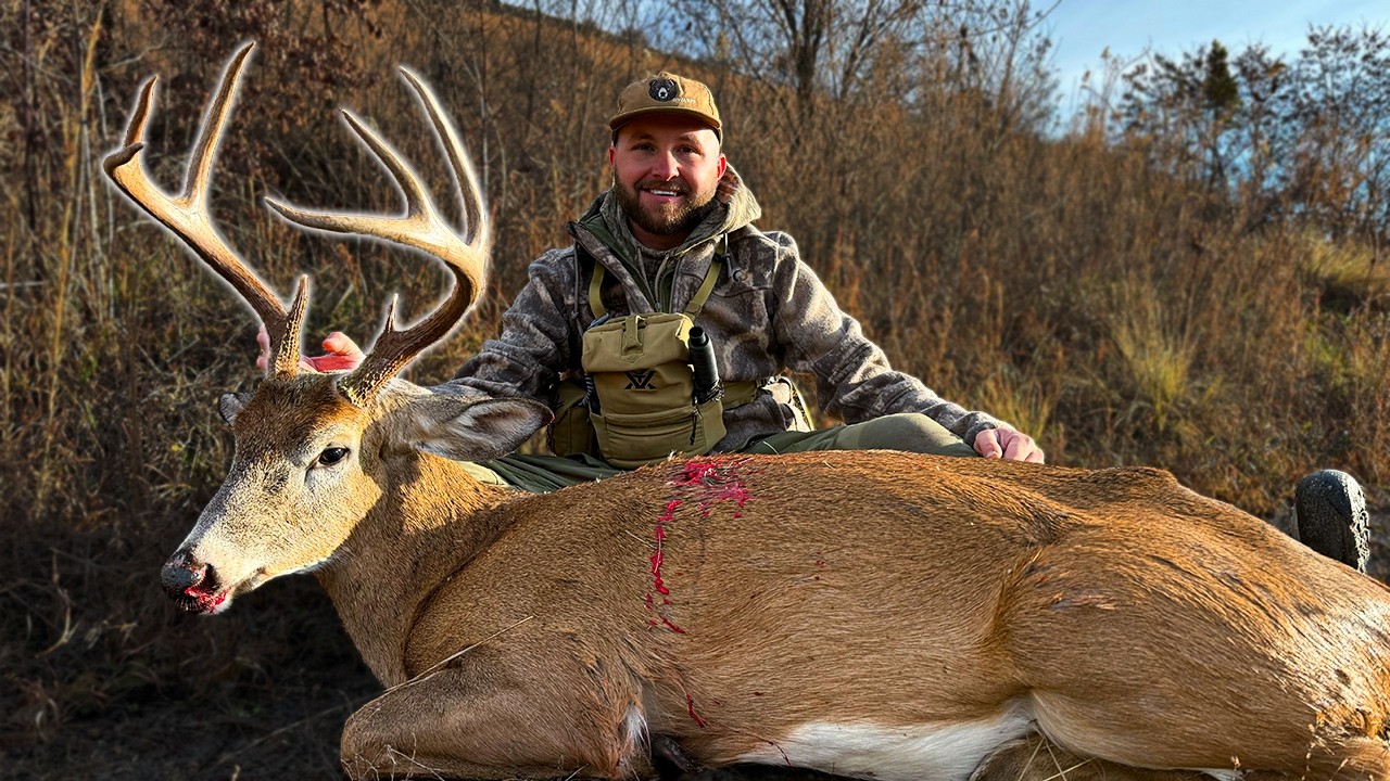 8 YARD SHOT on a Big Buck!! Spot and Stalk Bowhunting