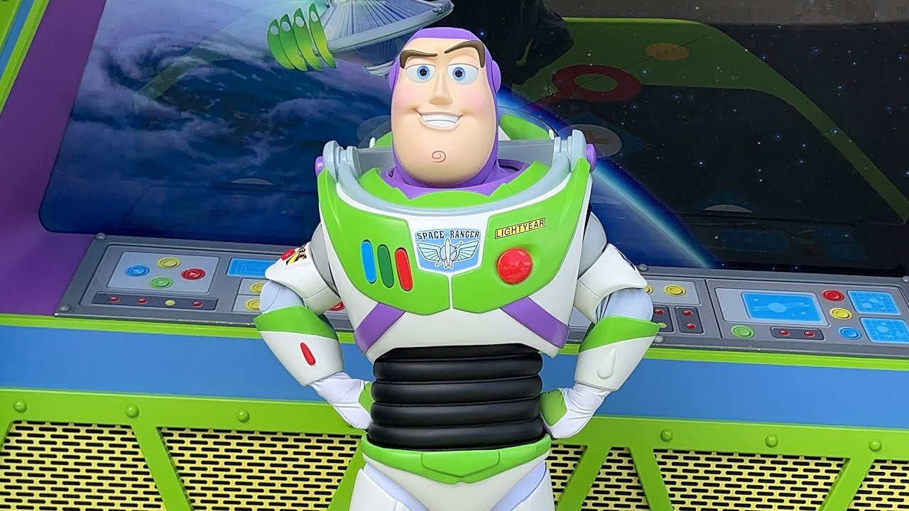 Buzz Lightyear Meet and Greet Returns to Tomorrowland at Magic Kingdom 2023 - Autograph Stamp Demo
