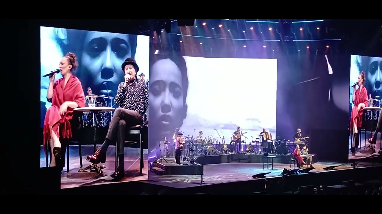Joaquin Sabina canta a Chavela Vargas en su despedida en Barcelona #GiraHolayAdiós  #chavelavargas
