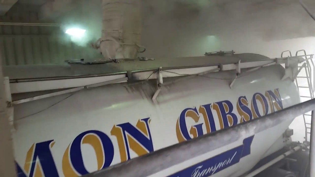 Loading Ash at Deeside Shotton paper mill