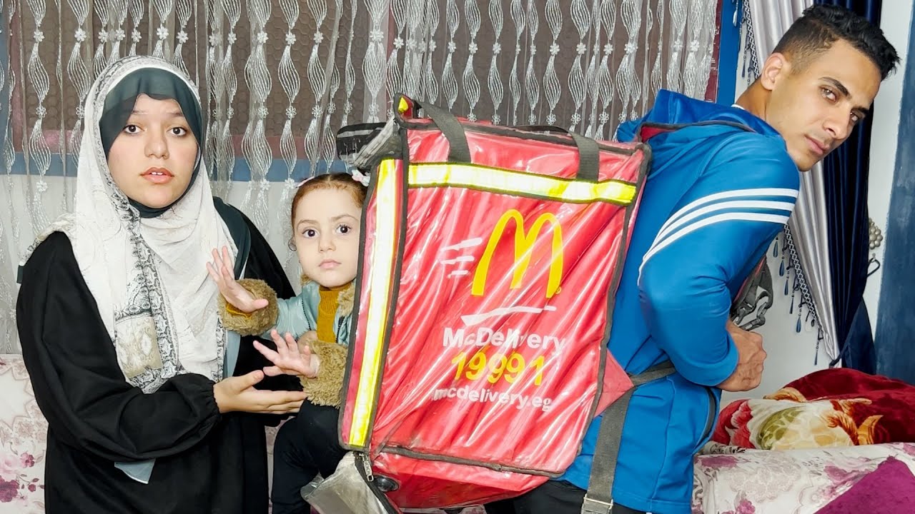 اتفاجئت ببنت صغيره جيلها في صندوق بتاع الدليفري والسبب !!