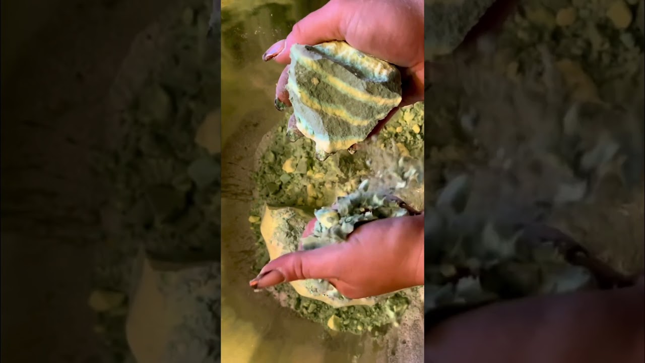 💛💚🩵#crispy #bakingsoda #asmr #crush #satisfying 🩵💚💛