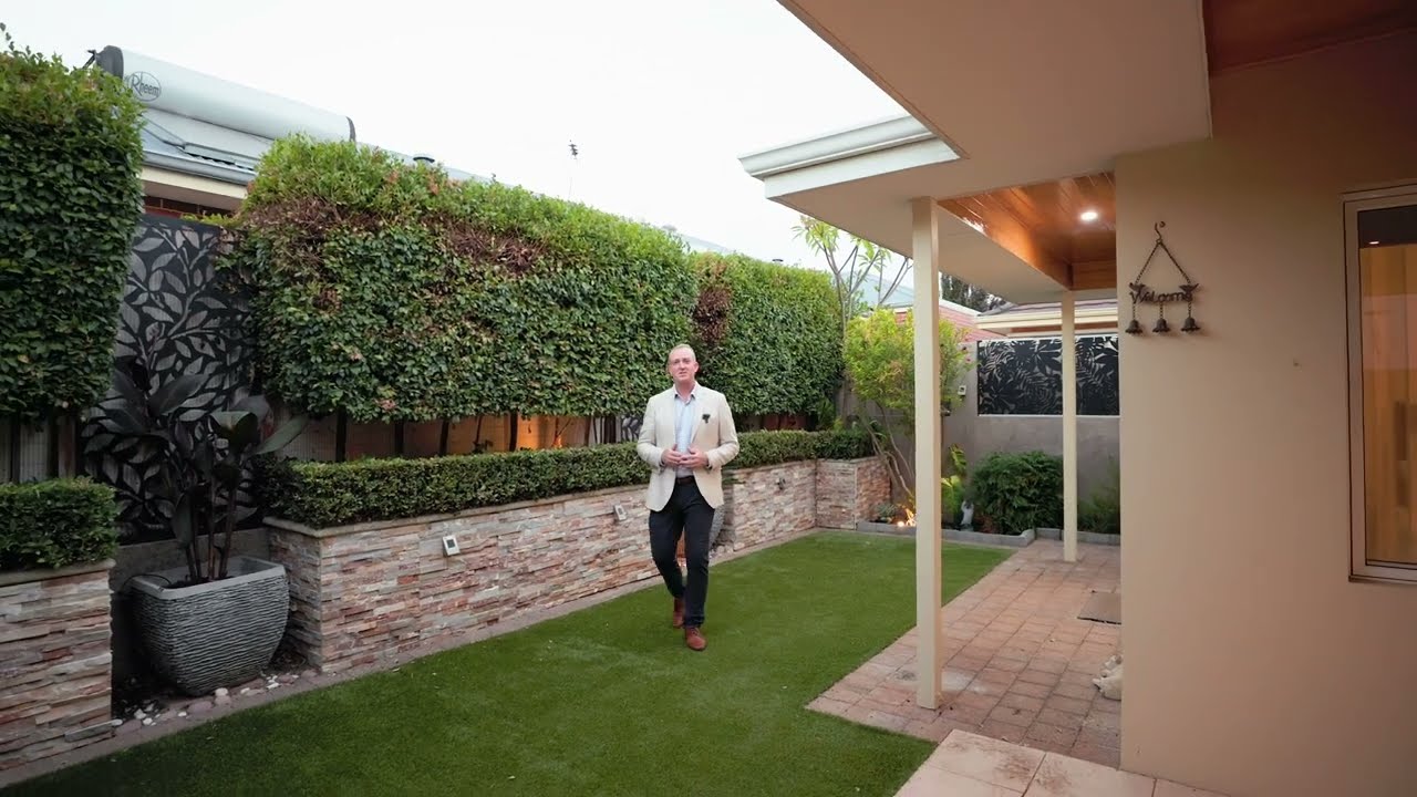 Dean Demos presents 60 Olivedale Rd, Madeley