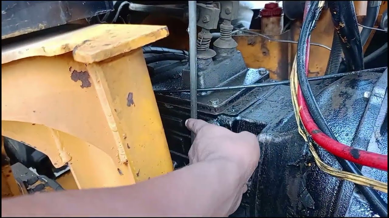 JCB hydra crane ka gear lagane mein program a rahi ha