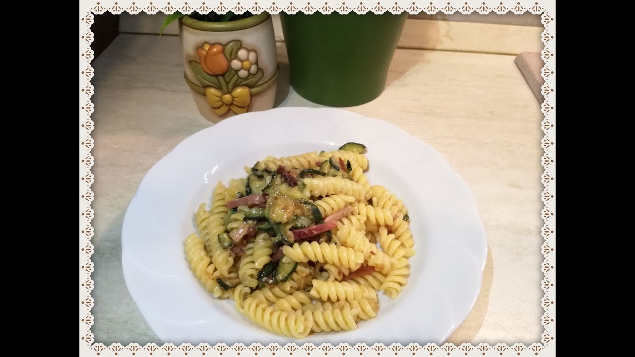 PASTA ZUCCHINE E SPECK RICETTA FACILE