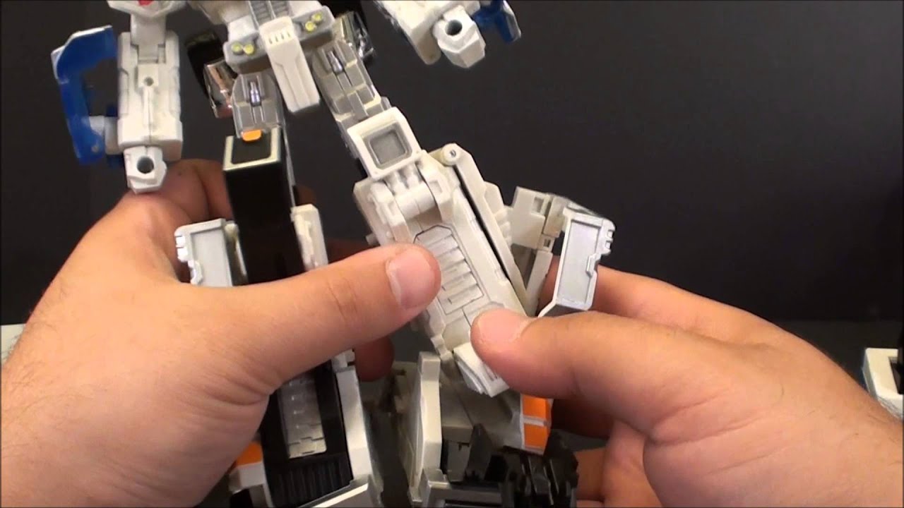 T2RX6 Reviews: Transformers United Ultra Magnus and KO White Fansproject City Commander Armor