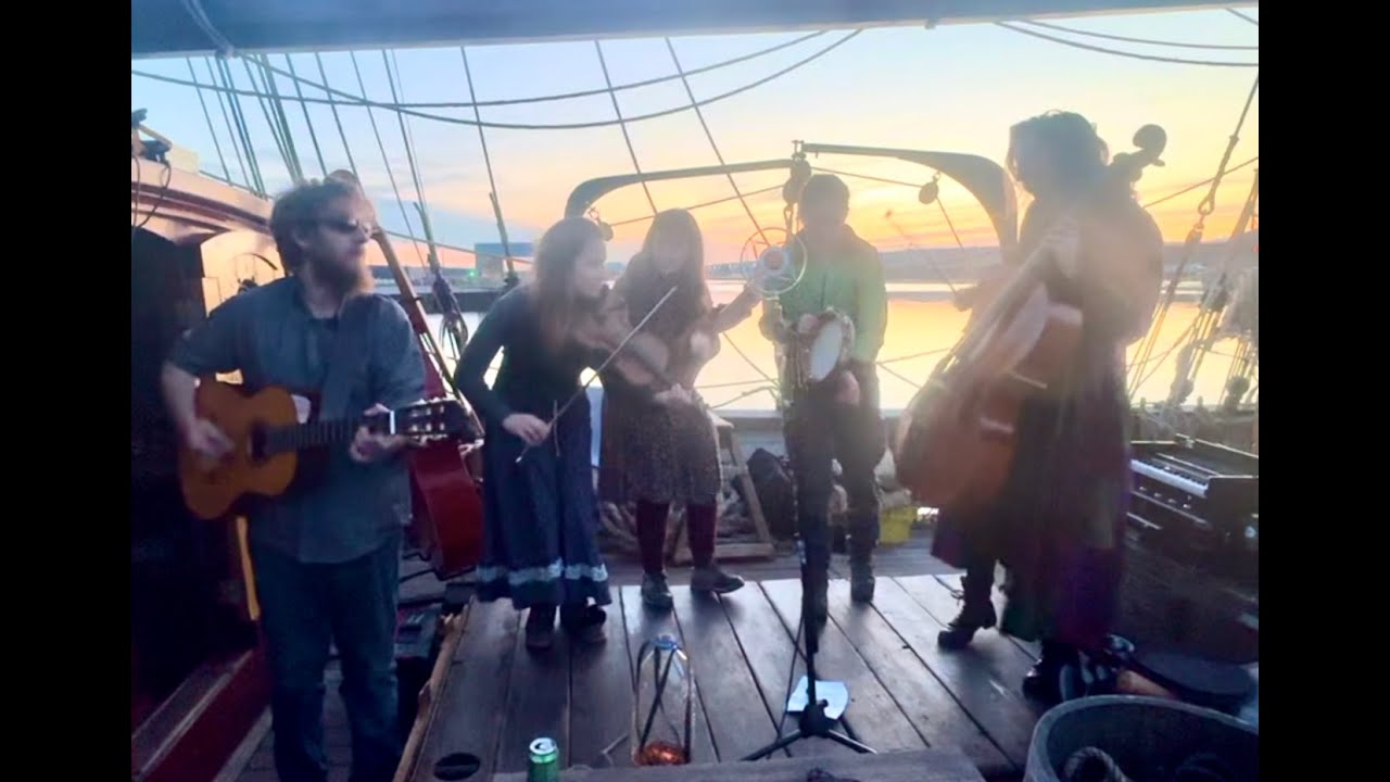 Legiana collective plays 'The Sea' on TRES HOMBRES in Amsterdam