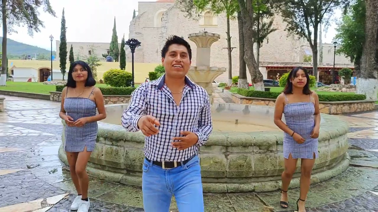 Nunca en domingo (Video Oficial 2023)/LOS IMPONENTES DE TIERRA MIXTECA