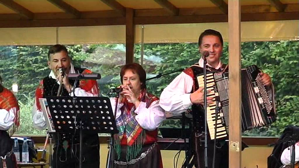 Ansambel Hervol-&Uuml;beral sind wir zuhaus (Vsepovsod smo mi doma) (v živo)