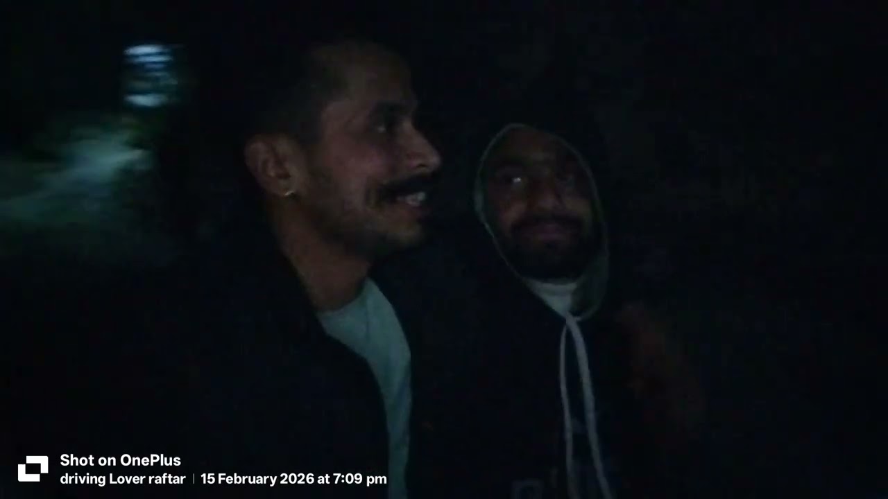 आज गये बागेश्वर कुछ मौज मस्ती गणेश दा और  मन्नू भाई के साथ गाड़ी खड़ी की पेट्रोल पम्प में धांगड़ 👍