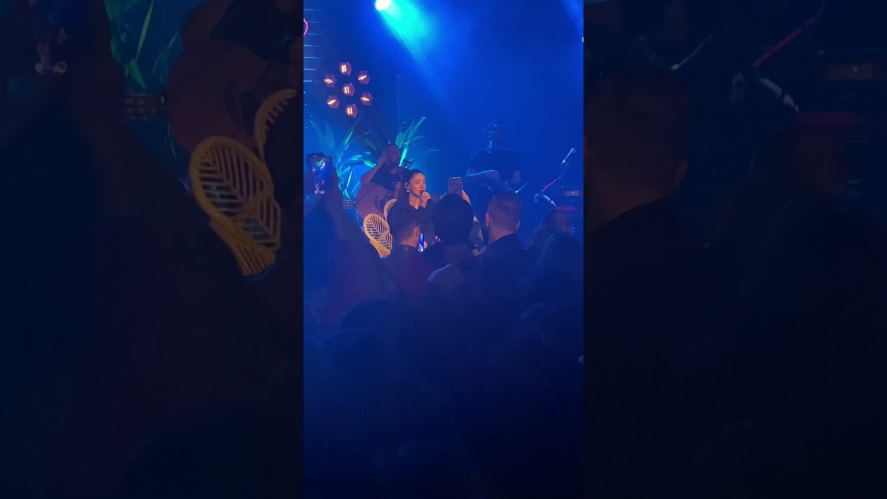 Zeynep Bastık- Vazgeçtim /Hayal Kahvesi Kocaeli