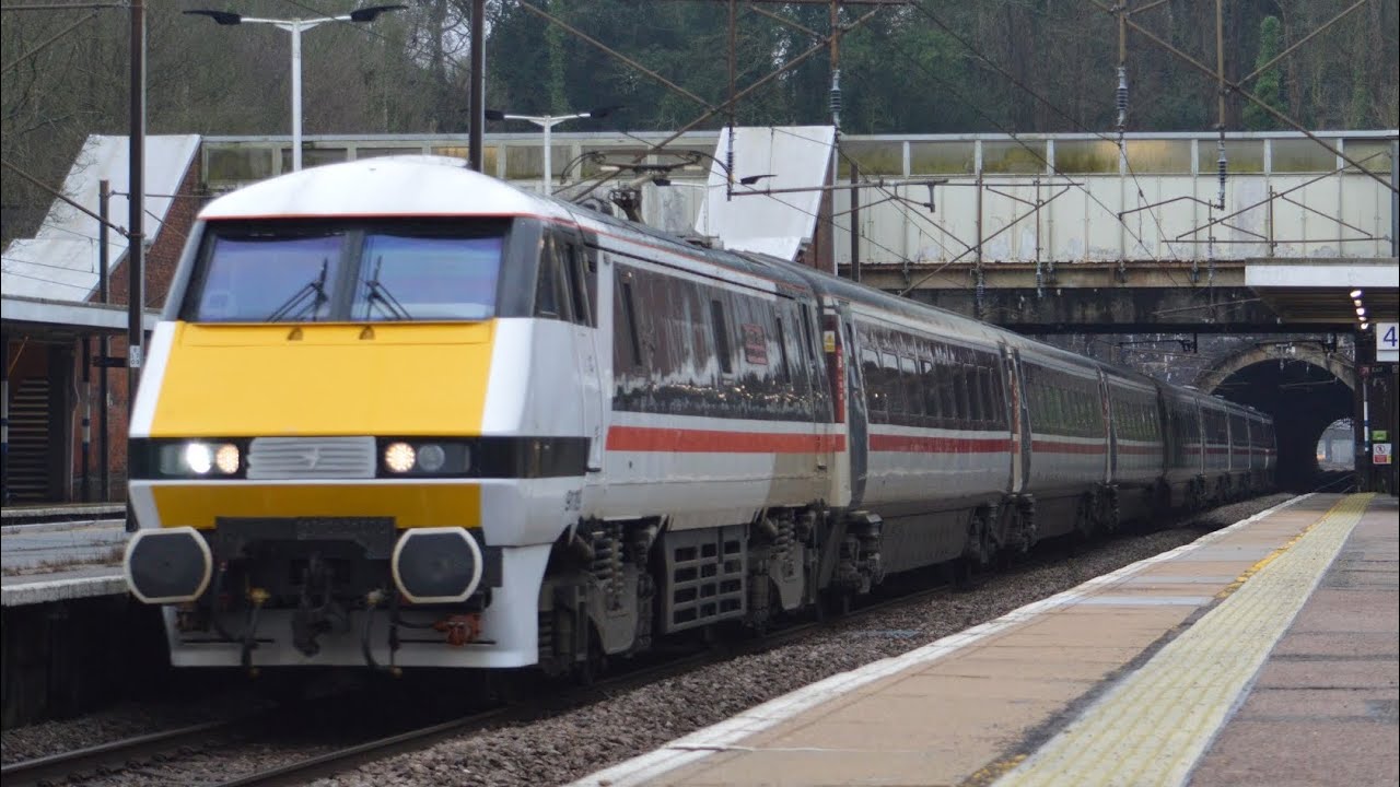 Trains at Hadley Wood, ECML, 19/02/2026