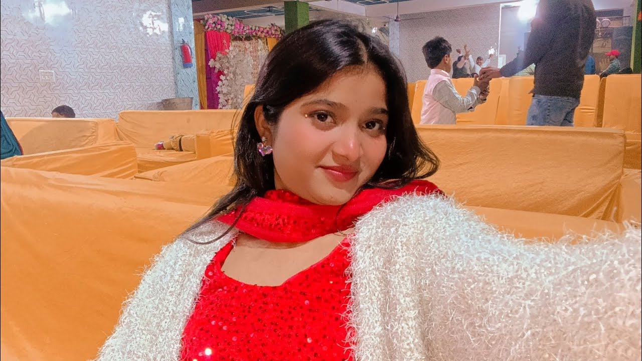 Aaj hum aaye reception party me😊😊