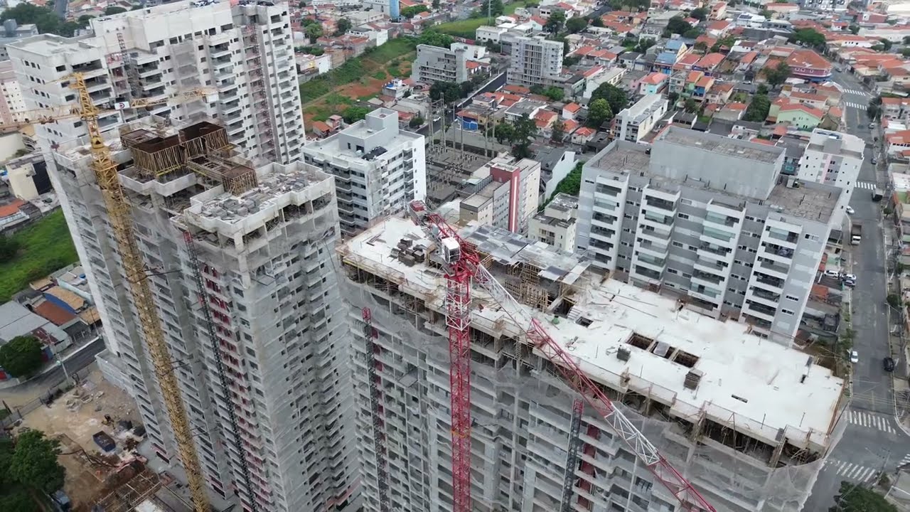 VISTA AÉREA das OBRAS DA DIALOGO NA VILA GUILHERMINA - DRONE DJI MINI 3