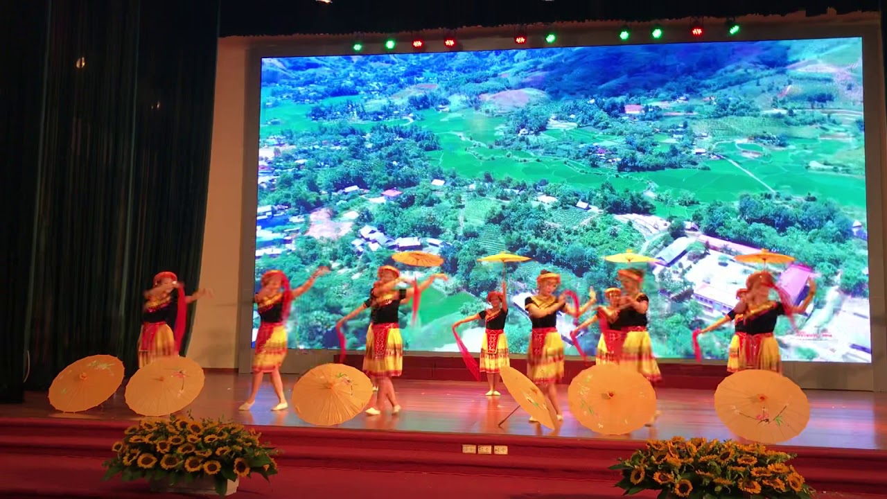 Múa “ Hương sắc vùng cao “