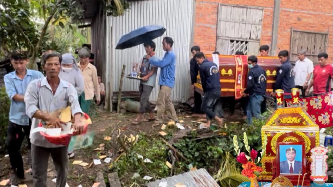 Đám tang nghèo thanh niên ra đi quá bất ngờ.Trời đổ cơn mưa to ngày tiễn em đi