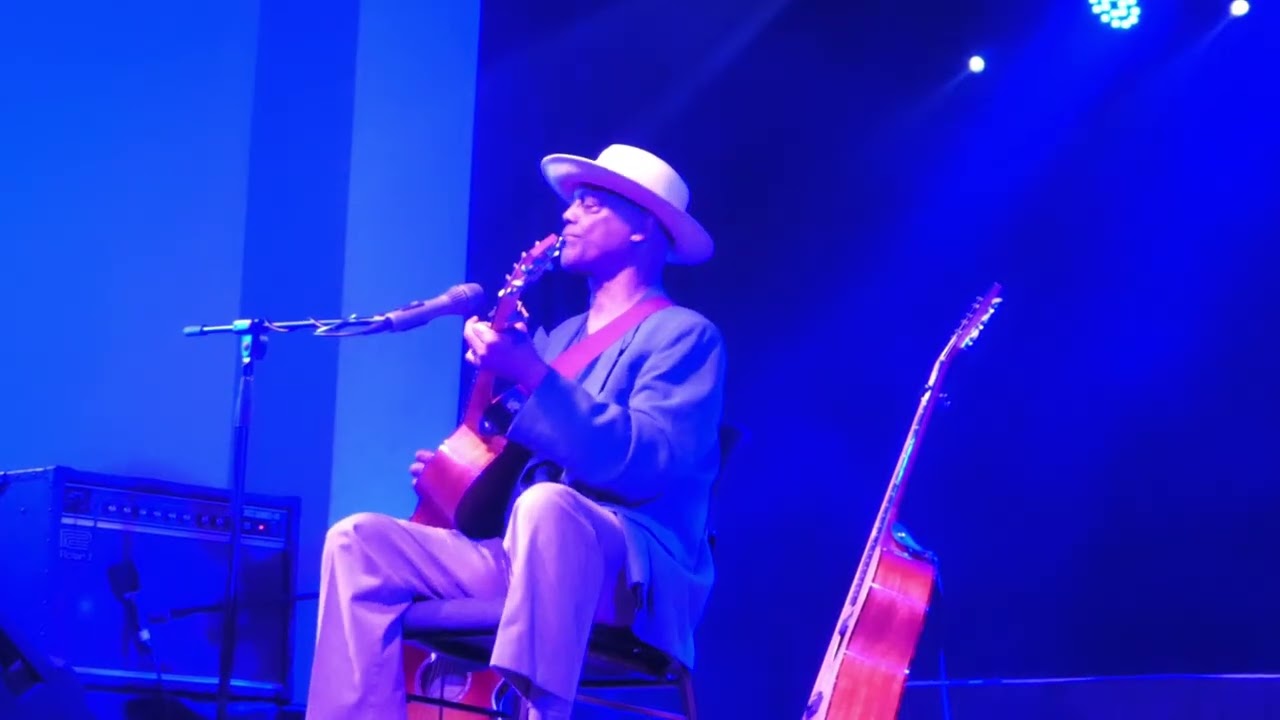 Eric Bibb - With A Dolla' In My Pocket