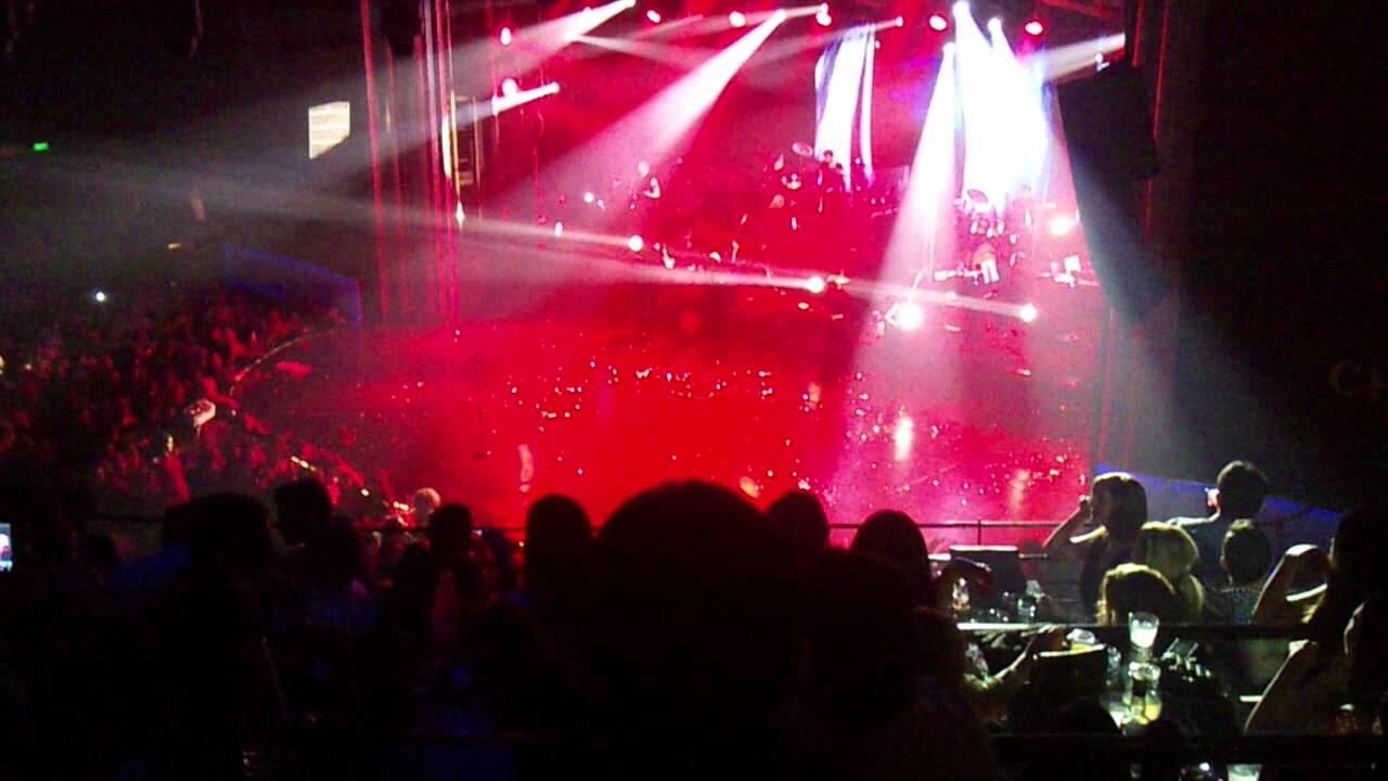 Πρεμιέρα Βασίλη Καρρά @ Fever-Εισαγωγή (06-12-13)