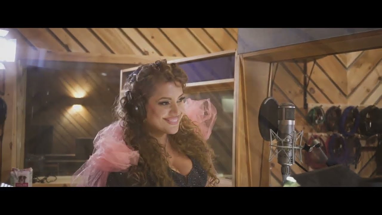 Sofija Knezevic - Superhero (Live at the Bunker)