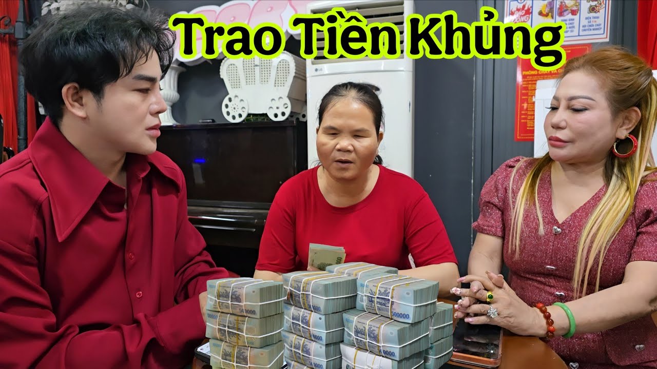 NÓNG: Thái Hoàng trao tiền Khủng cho Chị Gái hàng xóm Bích Phương sau show Kim Ngân