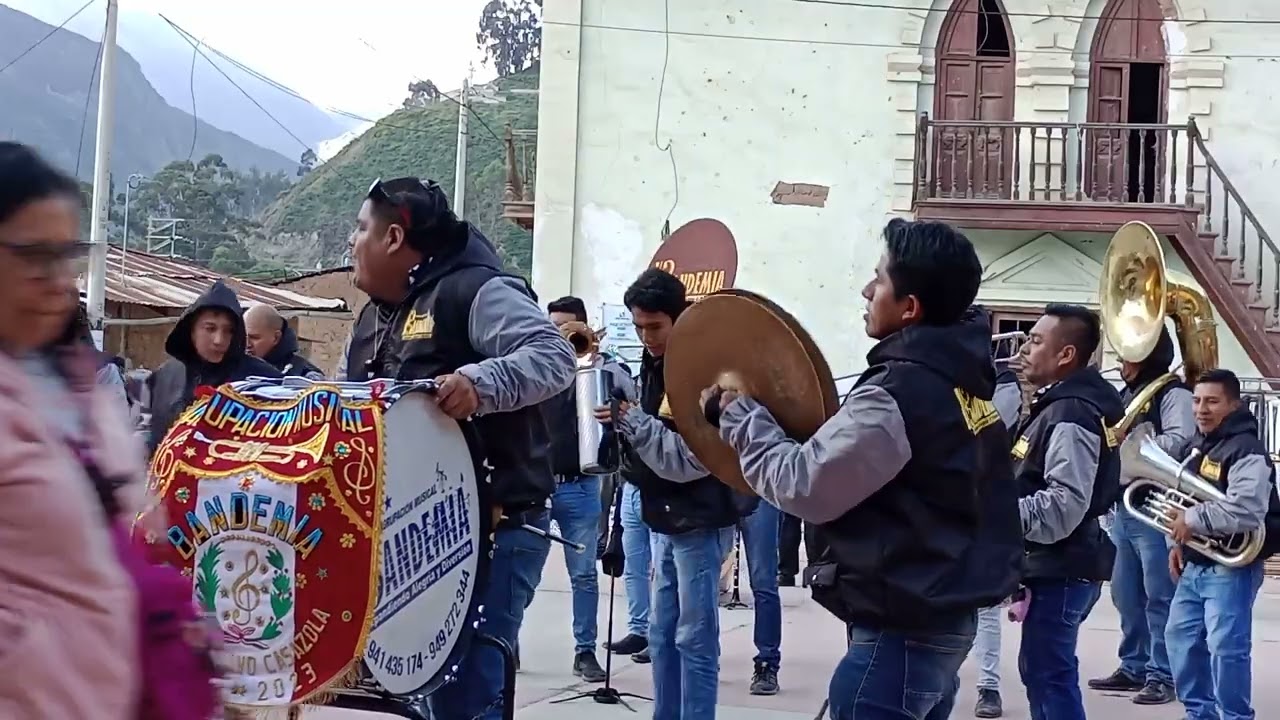 Es mejor olvidarte - Esvilda Avila Huayno / Filarmónica Chancay  - La Bandemia 
