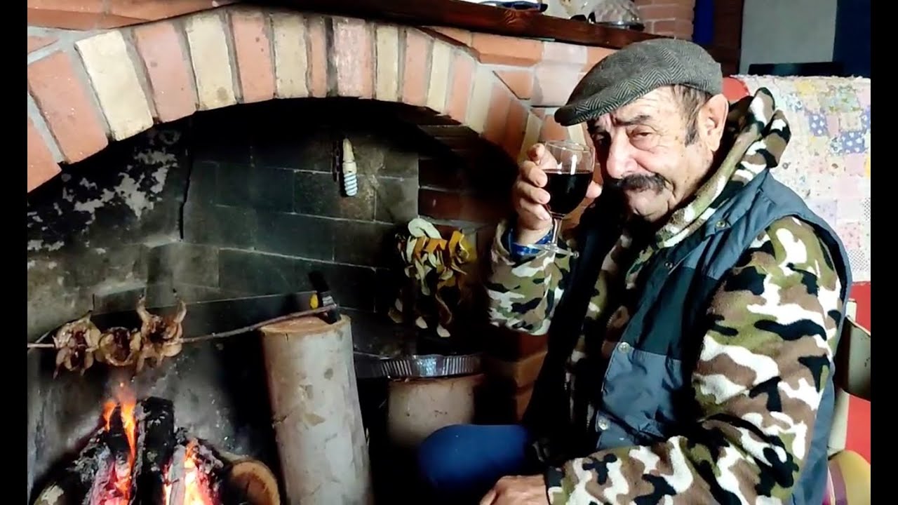Così cucino le quaglie nel caminetto utilizzando uno spiedo di legno come faceva mio nonno. 😉✌️