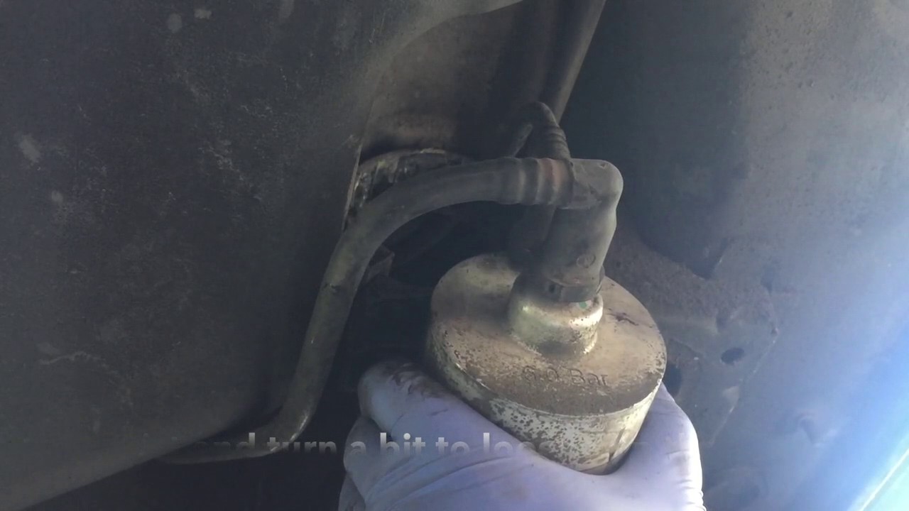How to replace a fuel filter on Audi A4 B7 2008
