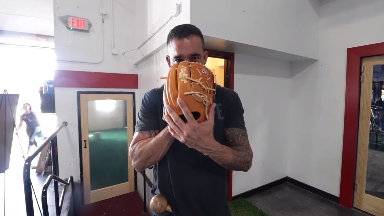 How to Break In a Pitcher’s Glove in a DAY