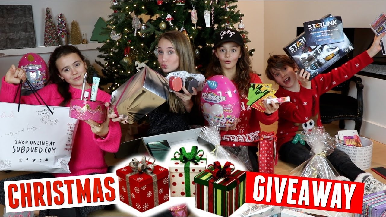 HEEL VEEL KERST CADEAUTJES UITPAKKEN EN WEGGEVEN AAN JULLIE! | CHRISTMAS GIVEAWAY!
