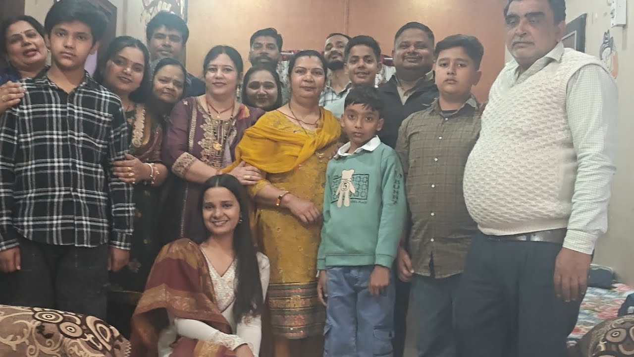 Ham sab Ne milkar marriage anniversary aur happy birthday manaya ❤️❤️🎂🌹😊