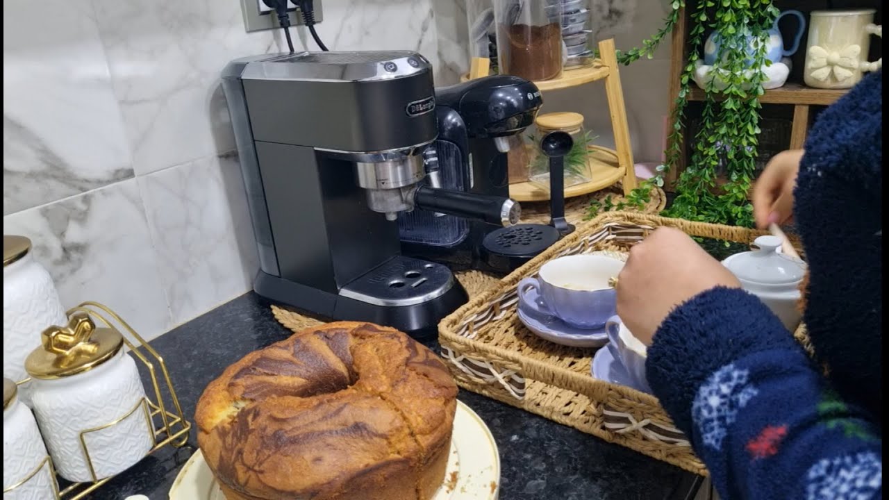 وين باش نخبي وجهي منكم 🙈 قاتلي جاية حذاك قمت نجري من بلاصة لبلاصة