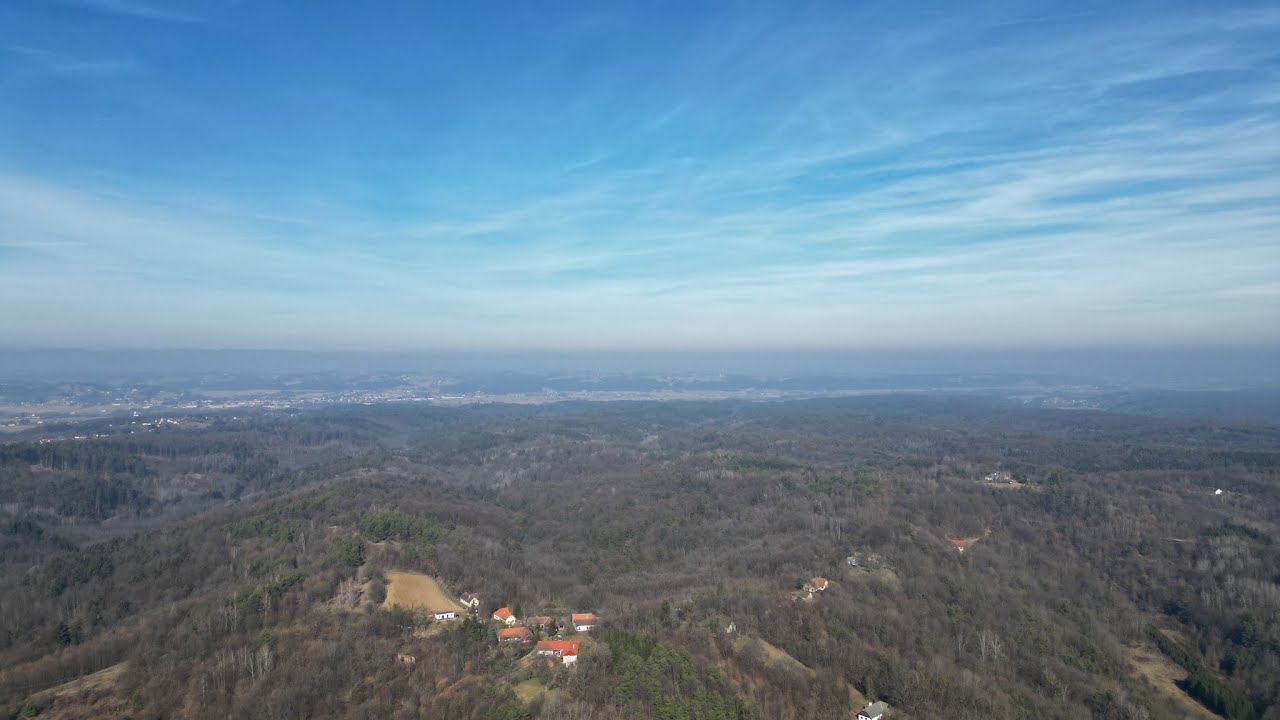 Felső-J&aacute;noshegy mad&aacute;rt&aacute;vlatb&oacute;l