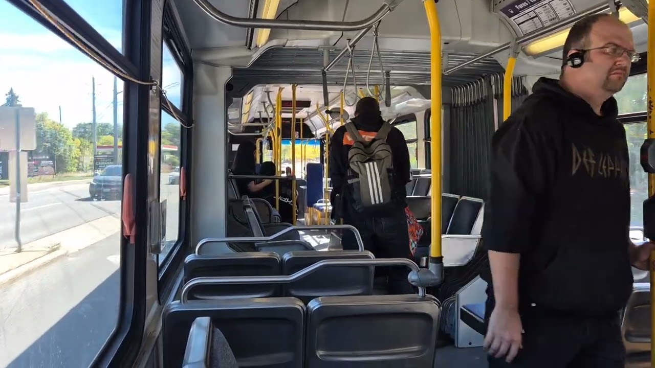 Nice axles! - OC Transpo 6370 | New Flyer D60LF | Route 90