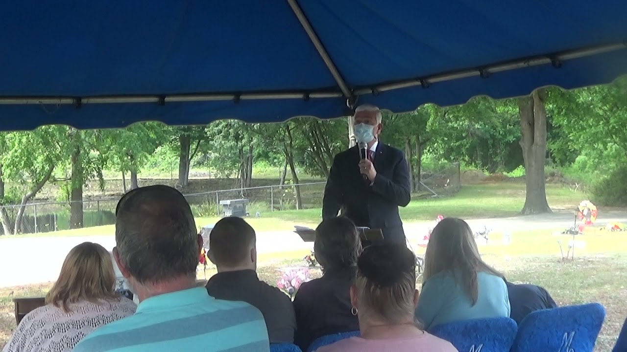 Graveside Memorial Service of Jonathan Snyder *We do not own the rights to the music*