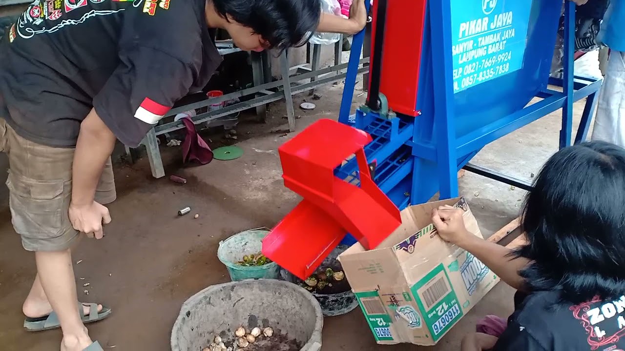 # wah mantap bosku team Pikar Jaya sudah mulai merakit mesin pengupas pinang basah, tahap  uji coba💪