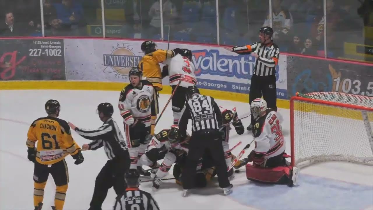 Keven Cloutier vs Maxime Ouimet + Mêlée devant le filet - 31-03-23