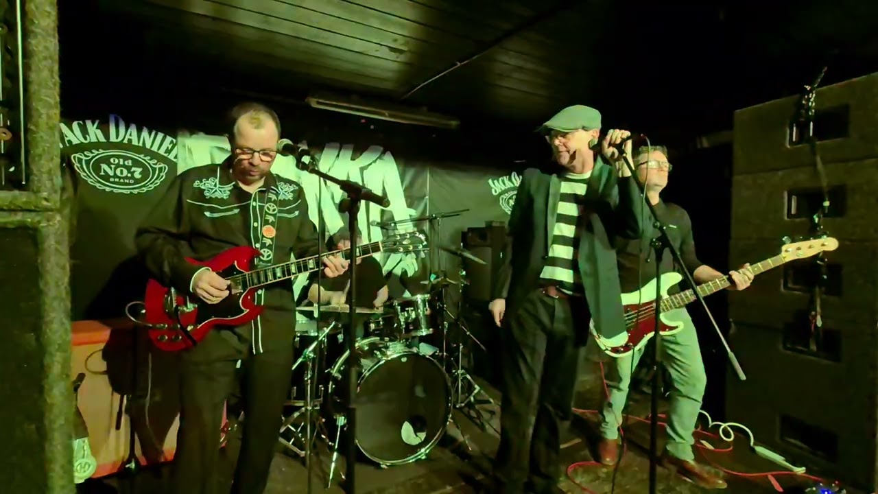 The Fish Mittens at The Fighting Cocks, Kingston playing 'Nits' on Sun. 25/1/26.