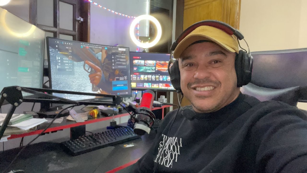 Paizão e seus 3 filhos Reborn jogando. 