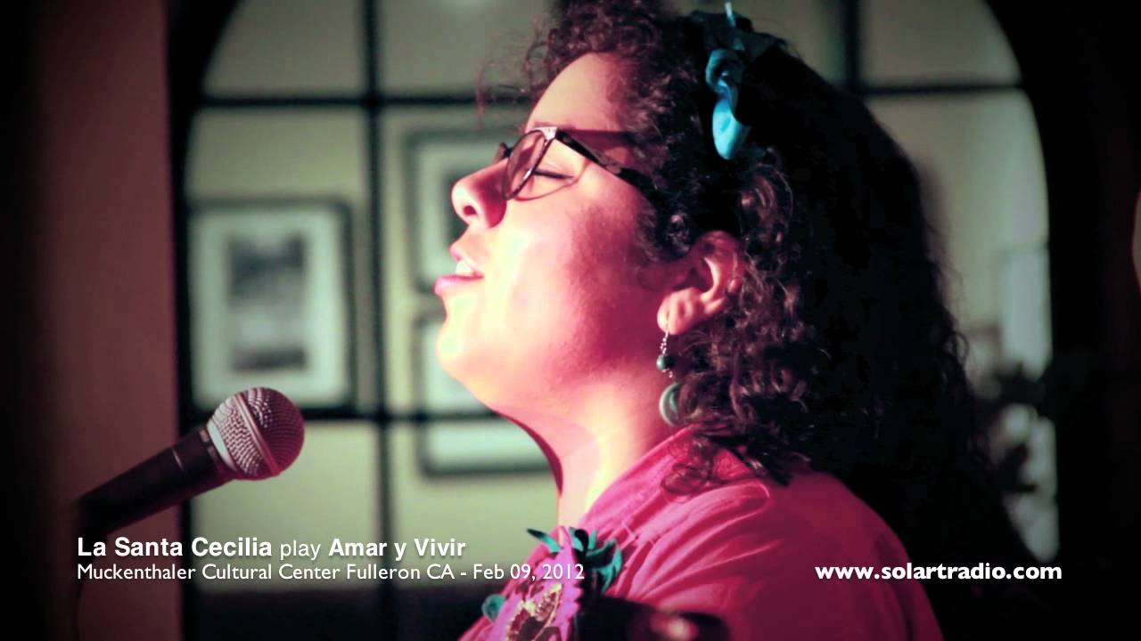 La Santa Cecilia AMAR Y VIVIR.mov
