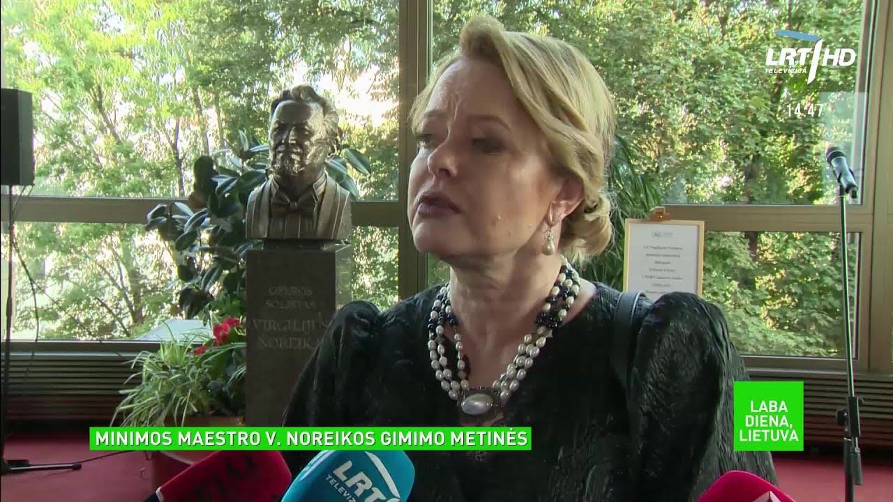 Atidengtas Noreikos memorialinis biustas: vyrą prisiminusi žmona Loreta sako – jo nėra, bet jie yra