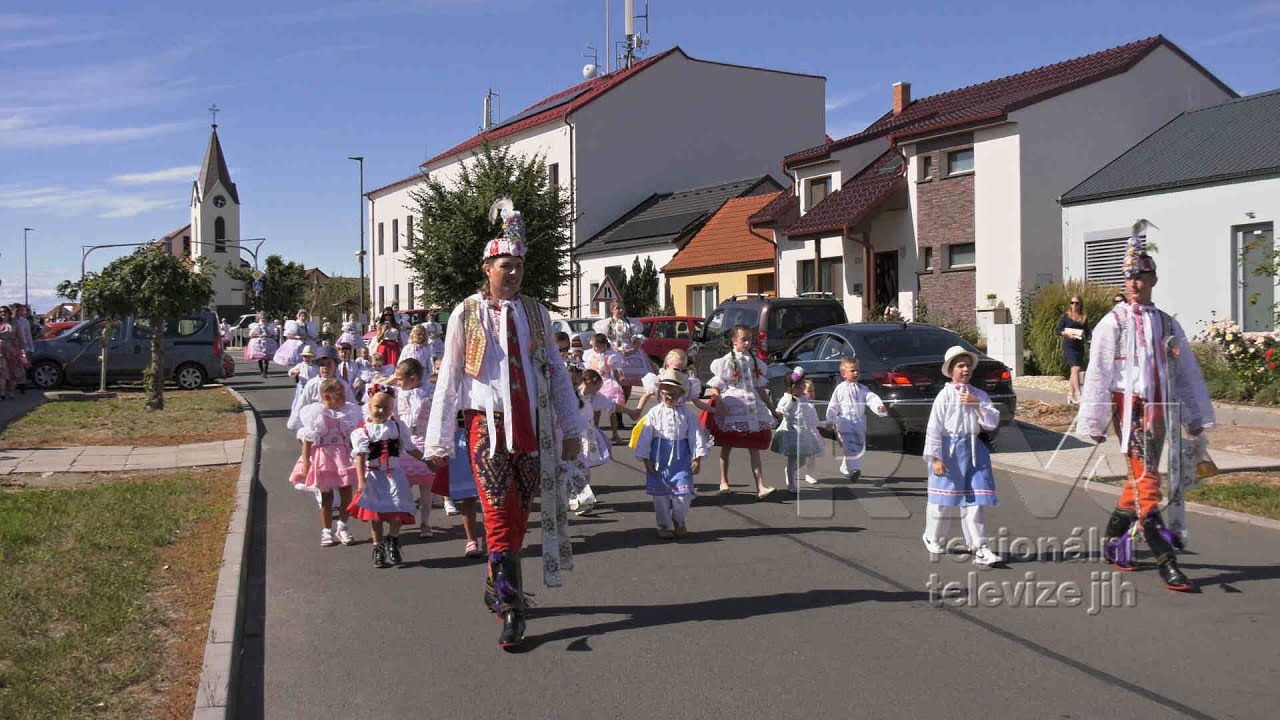 Hrušecká mája prý není nejvyšší, zato ale nejkrásnější