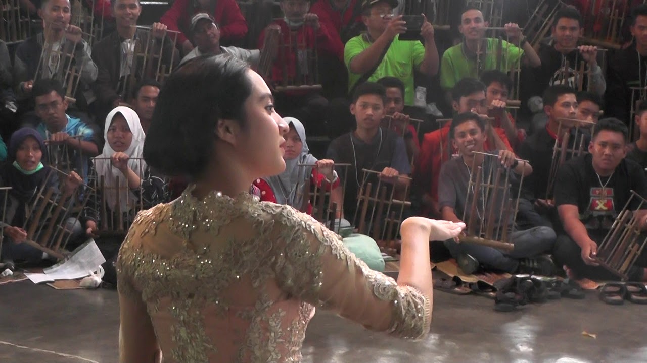 Belajar angklung di saung udjo bersama teteh ucha 8 .# kunjunganindustri2018