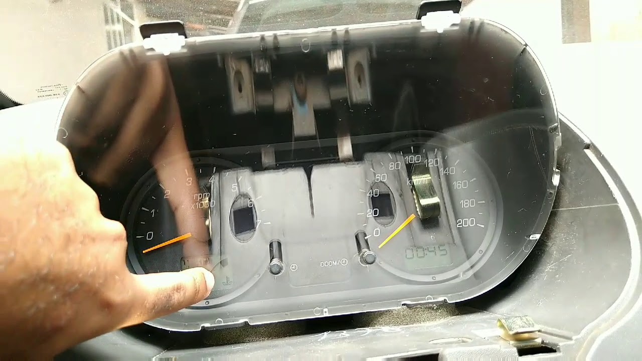 Defeito no painel do Ford Fiesta resolvido em casa. Carro não Ligava.