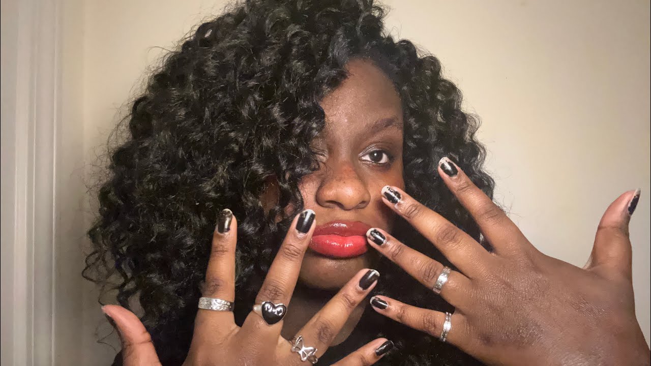 ASMR Nail Tapping and Ring clacking ￼💅