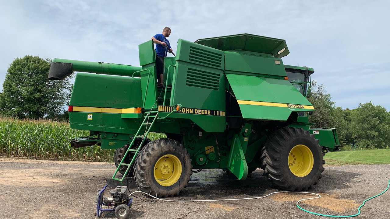Driving & Washing The John Deere 9500 Combine