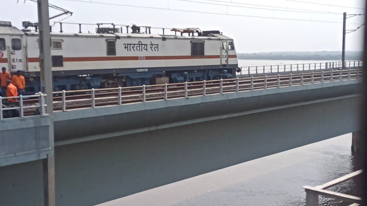 Local trying to mess with India's fastest double decker  || INDIAN RAILWAYS ||