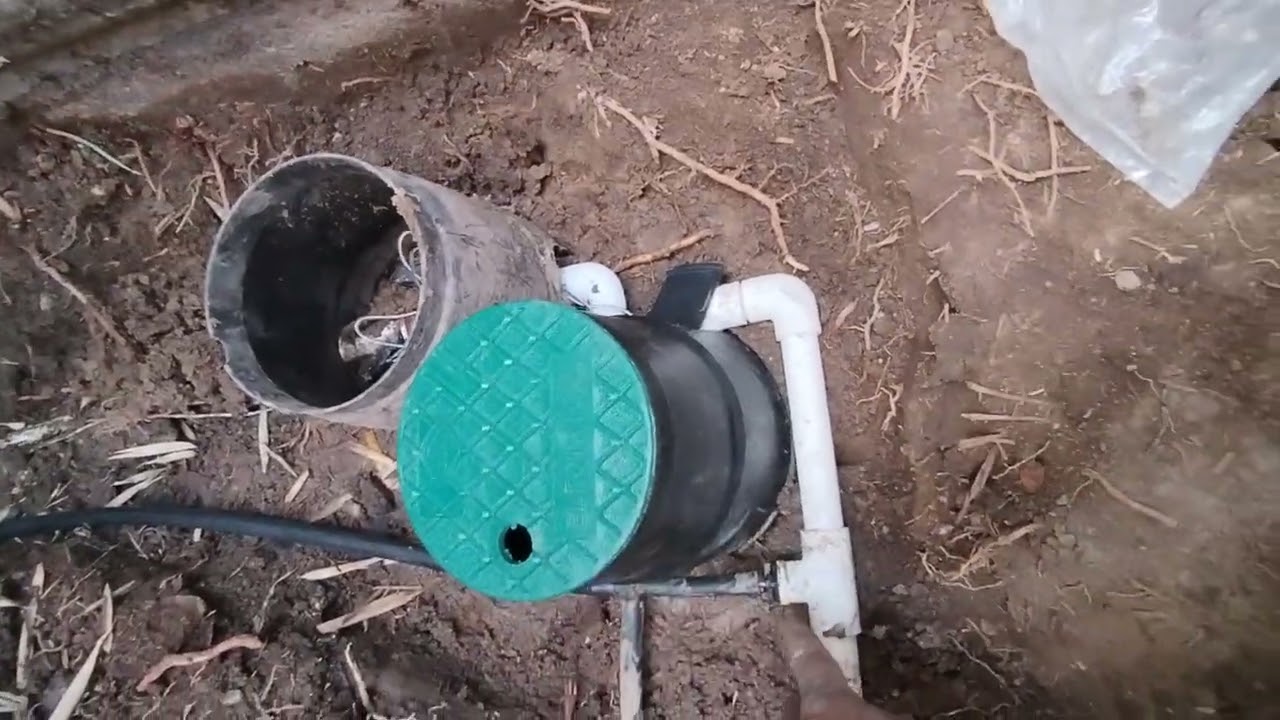 Sistema de riego clásico o económico  con línea principal de pvc y líneas secundarias con manguera 