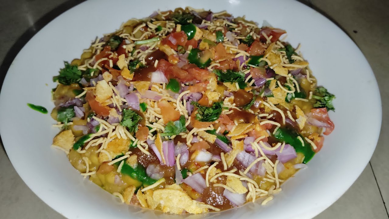 Street style ragda chaat recipe at home | @alina_khan_169 