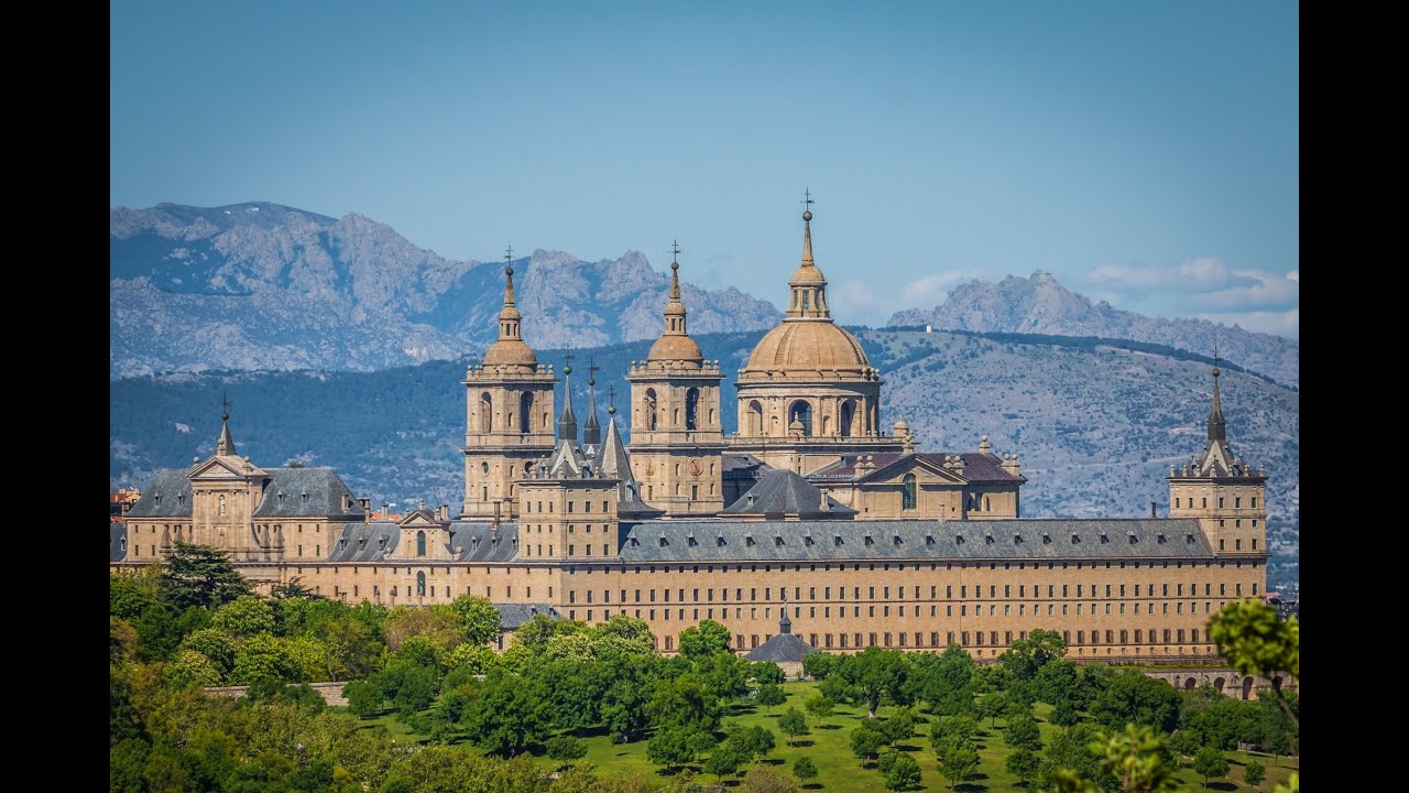El Escorial, de Juan Bautista  de Toledo y Juan de Herrera.
