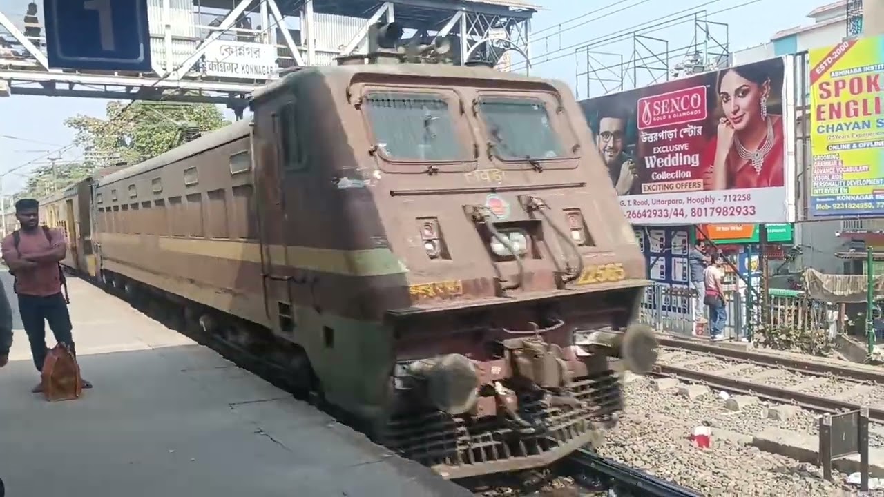 Vande Bharat sleeper class + galloping Local + non-galloping local +mail express capturing 